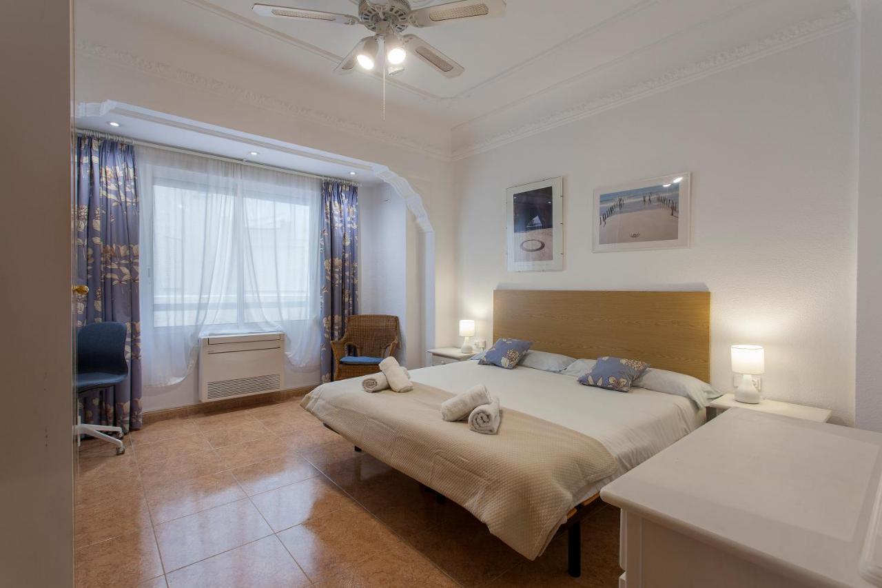 Apartment Near The Marina, Валенсия Экстерьер фото